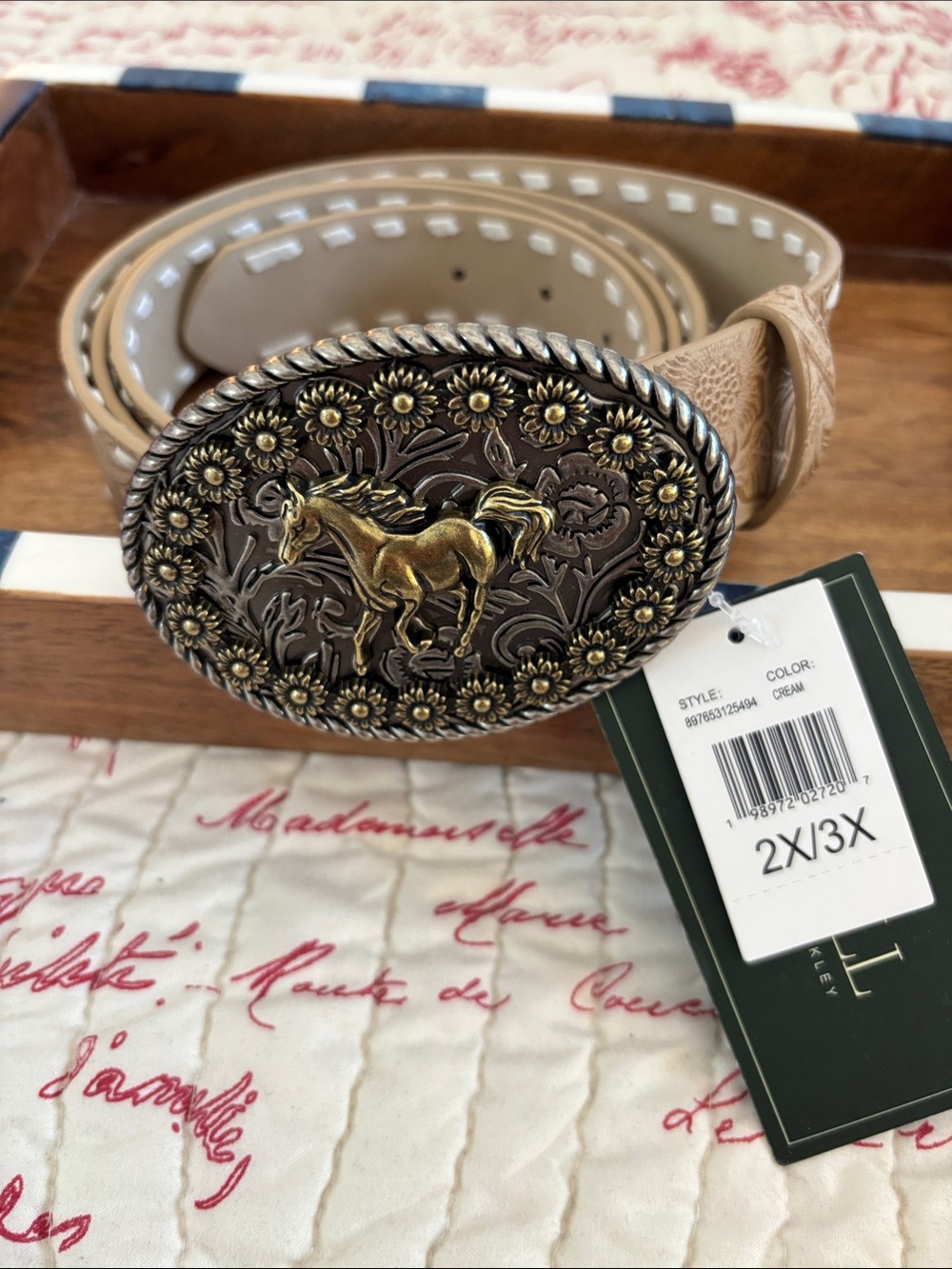 NWT Cream Tooled Belt with Metal Floral Horse Oval Buckle - SZ 2X/3X